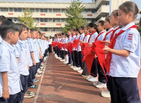 乐山市沙湾小学举行庆祝第77个少先队建队日主题活动