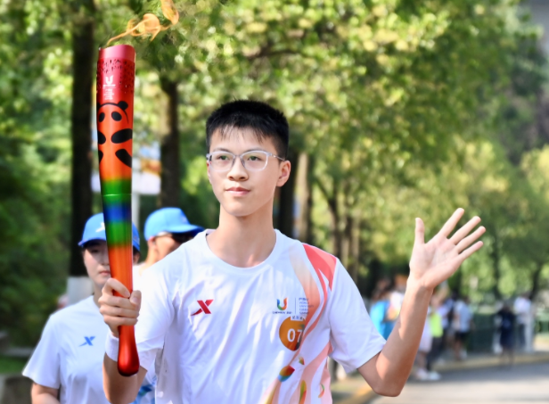我是大运火炬手|14岁少年冉浥尘:希望更多人了解成都,热爱成都