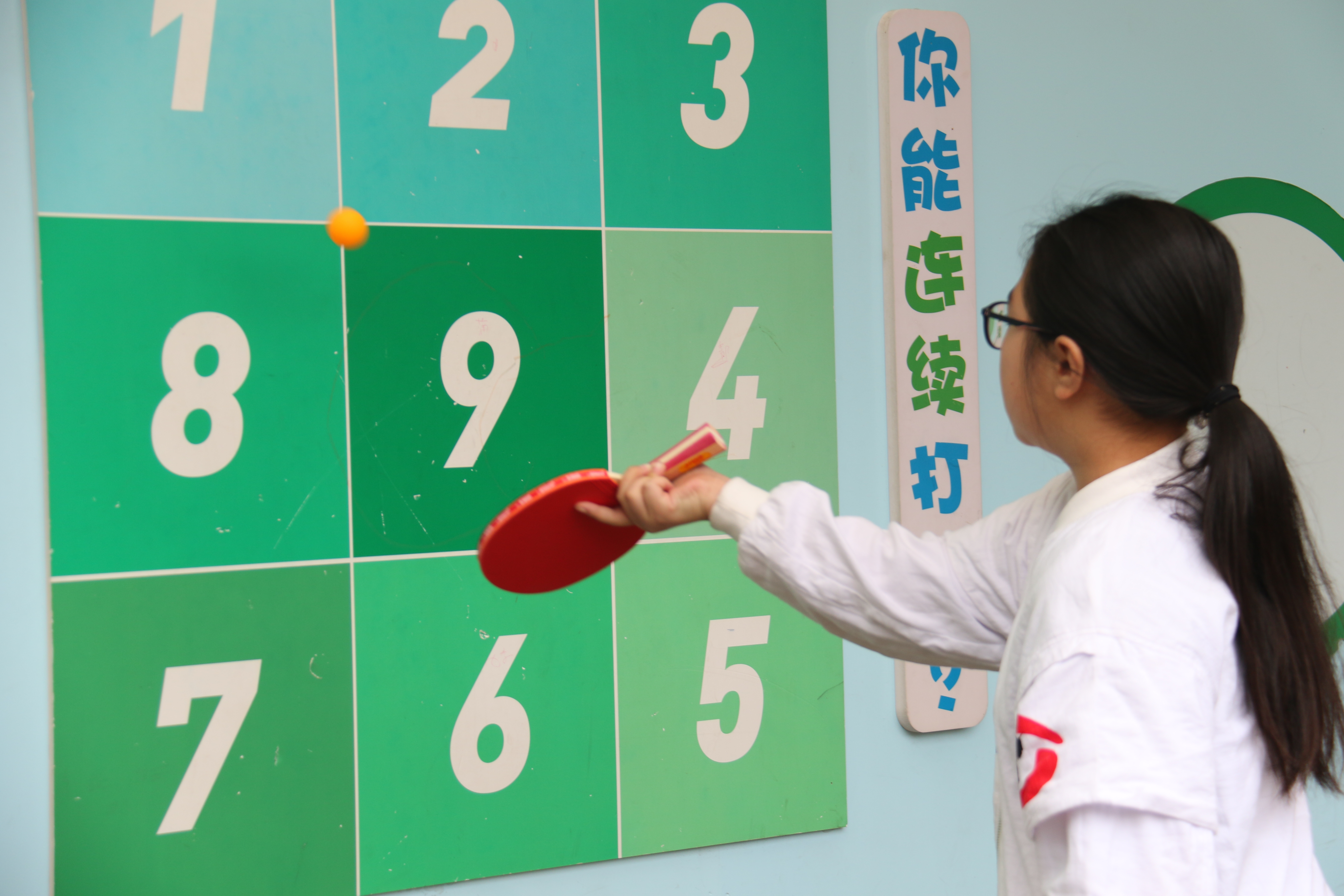 成都市沙河源小学：预防“小眼镜”，家校社合力出“妙招”