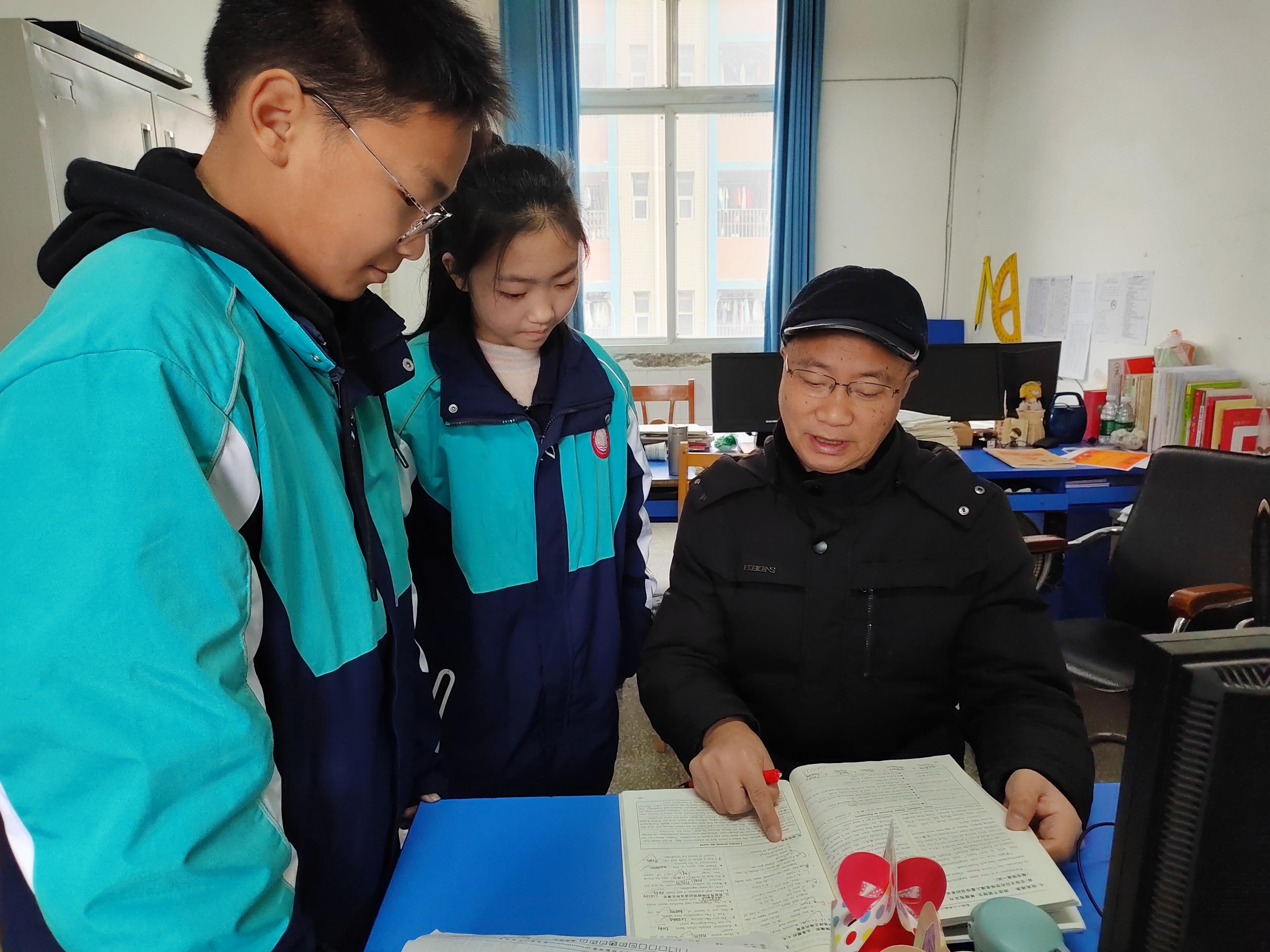 通江二中支教老师李质文：把“余热”献给更需要的地方