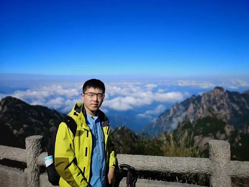 “红遍”朋友圈!80后“青椒”与迟交作业同学的对话整出了两篇“论文”