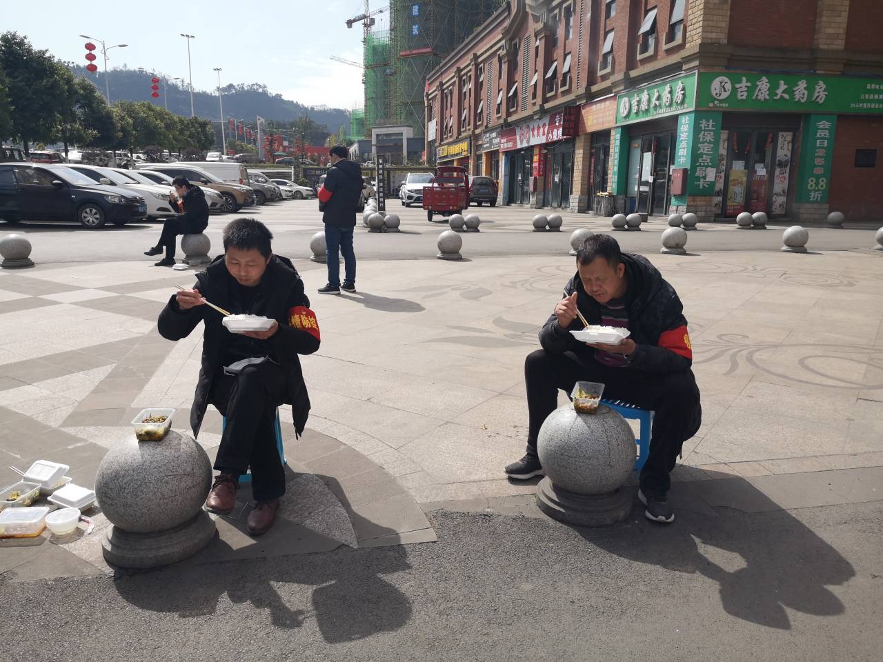 召必来来必战战必胜——江安职校20名志愿者临时集结投入战“疫”