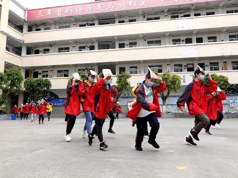 常态化、制度化!绵阳市安州区5万余名师生开展防震疏散演练
