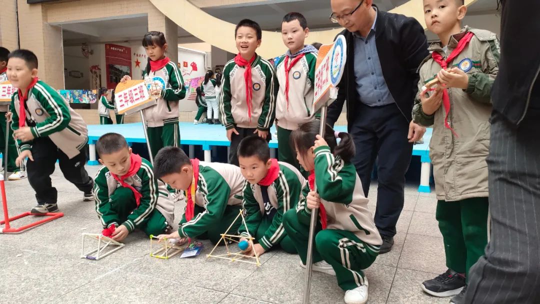 宣汉县百节溪小学开展第五届校园科技节