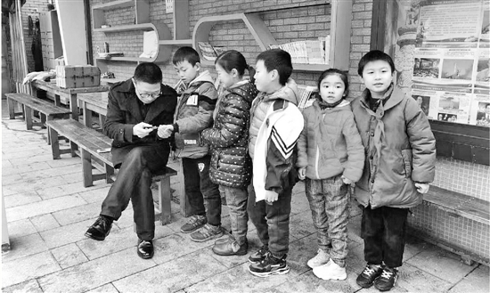 来了13个娃:校长给我剪指甲