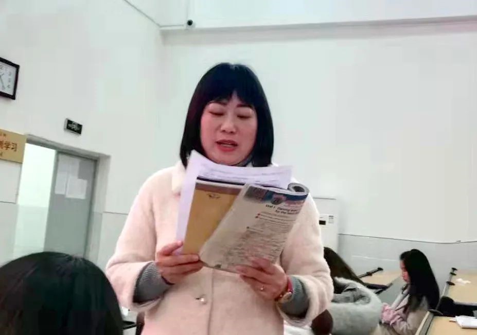 夹江外国语实验学校教师张立琴：手持戒尺，眼中有光