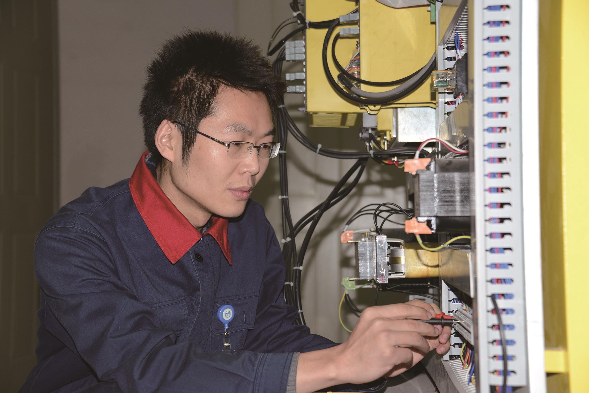 成都航空职业技术学院教师周树强：“毫厘”间琢匠心 点滴处育人才