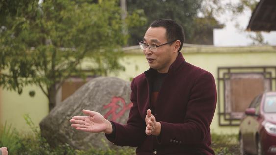 一声吴老师叫出三代人