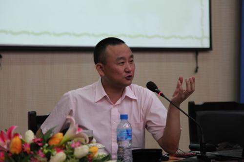 看电影，谈教育 ——专访《影像中的教育学》作者陈大伟