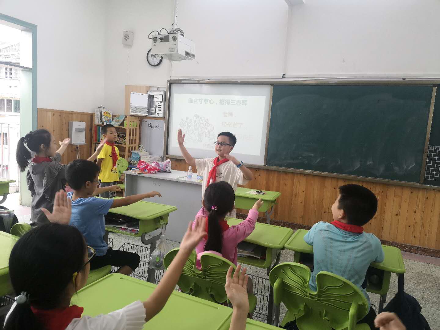 乐师附小学生当起“小老师”—— 讲出精彩知识 养成求学习惯
