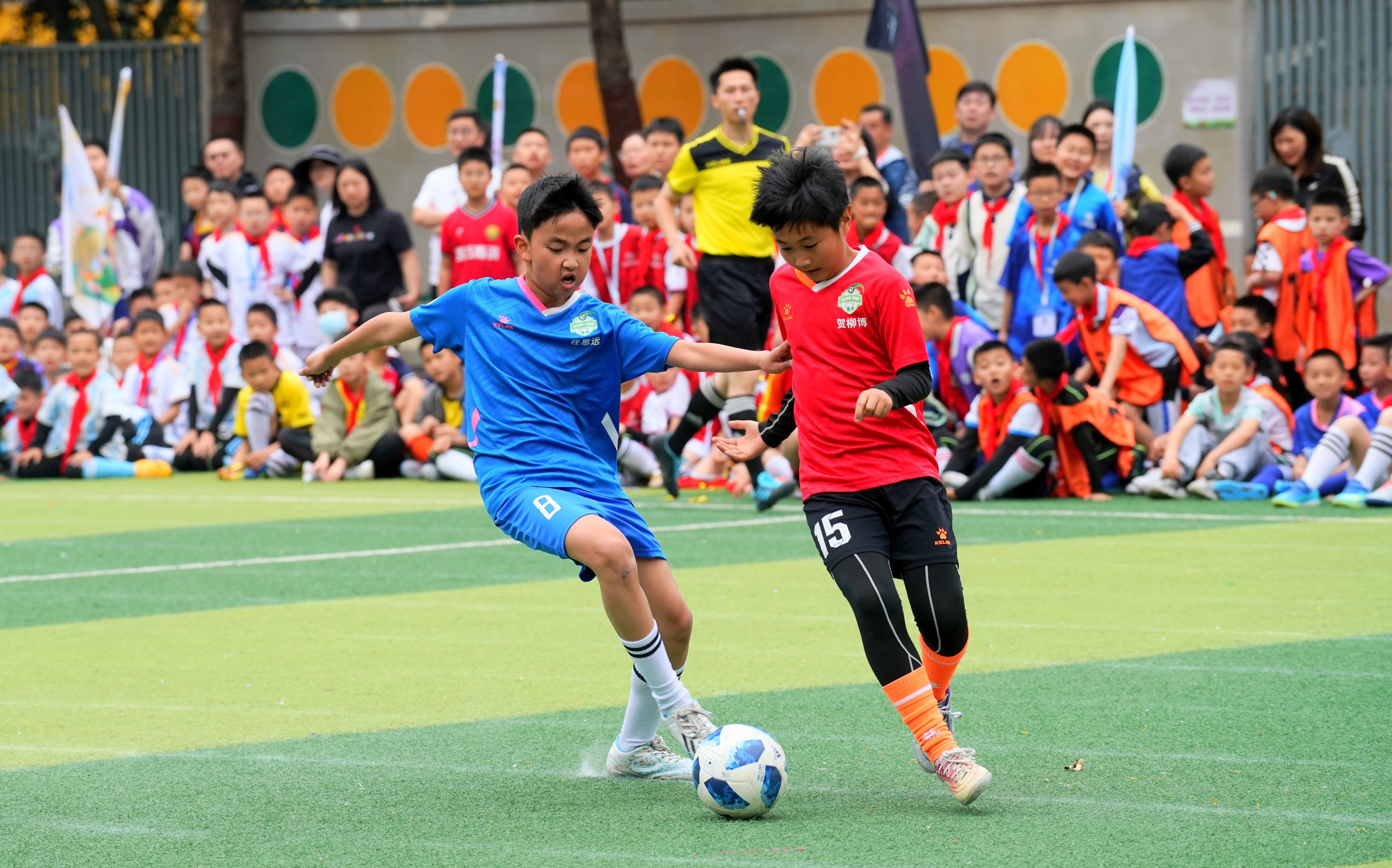 成都师范银都紫藤小学举办班级足球联赛
