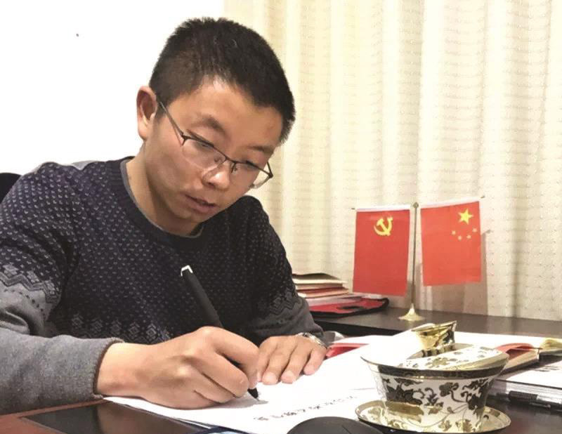 丹心一片释青春丨追记高校驻村扶贫干部李军