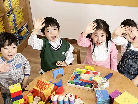 孩子的发展由周围成人决定 ——专家解读幼教新理念