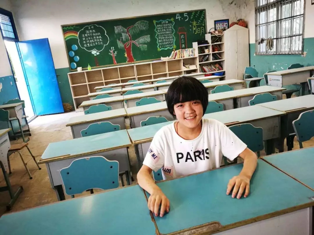 绝不放弃!小学校长跑遍29所中小学“要钱”,6年前女学生那一眼成了他一生执念