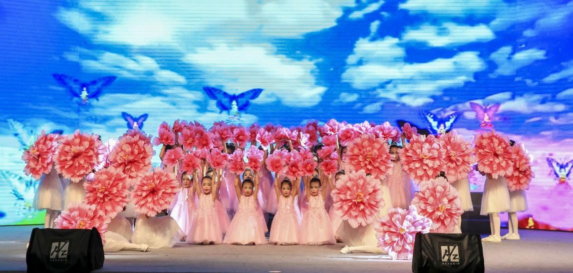 宣汉县百节溪小学开展“庆六一”文艺汇演