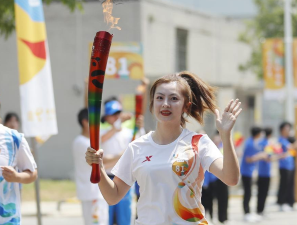 我是大运火炬手 | 刘彦君:要像火炬一样,给学生带去光和热