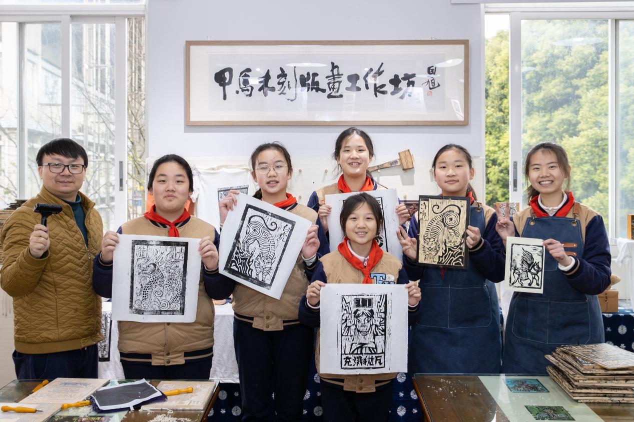 成都棠湖外国语学校附属小学：让学生在非遗刻印中感受艺术之美