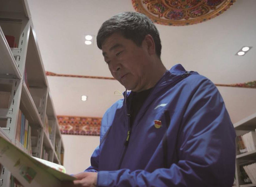 甘孜州呷拉镇初级中学校长杨健康：甘为民族教育“孺子牛”
