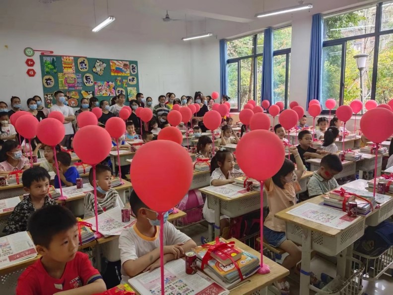 守初心 担使命 兑承诺 新华文轩圆满完成2022秋季“课前到书”工作任务