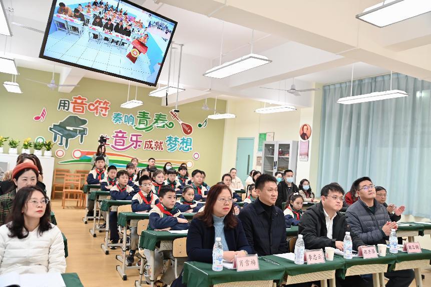 得荣县古学乡中心小学与成都市实验小学青华分校携手打造网络教育直播平台