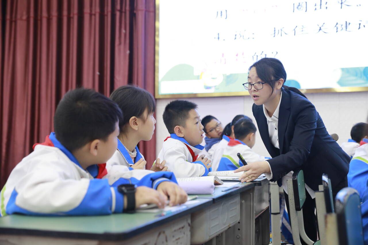 大英县郪江外国语学校:育人改革“三板斧”,激出城郊学校发展活力