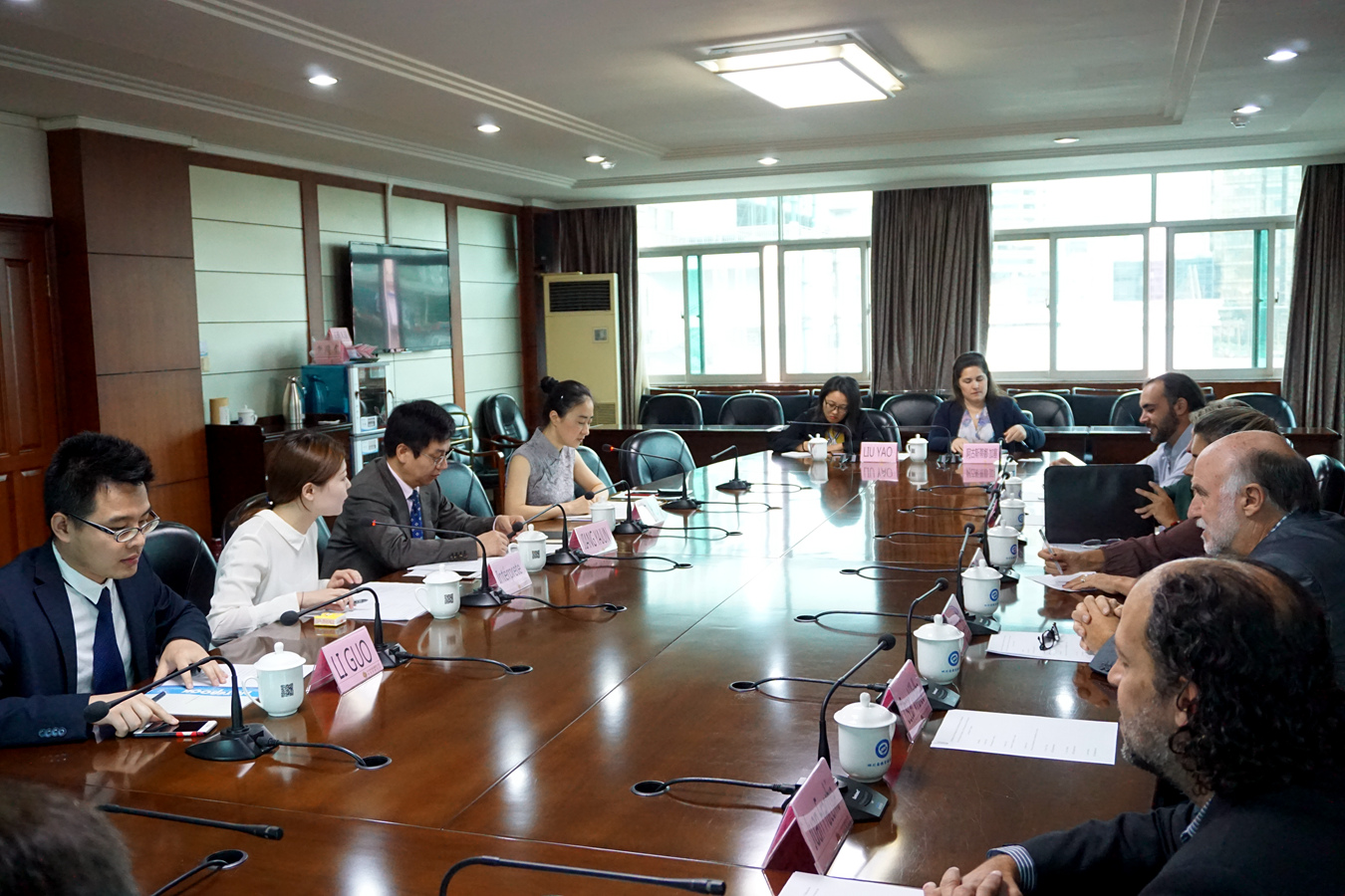 省教育厅与乌拉圭拉瓦耶哈省签署教育合作意向书