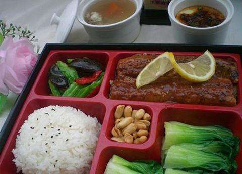 学生营养餐问题频发,孩子的健康不容轻忽