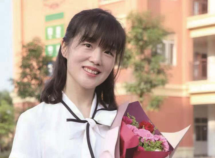 彭山四小教师任佩：送教上门 送爱入心