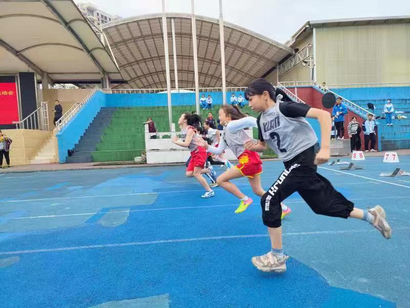 洪雅:打好学校体育“组合拳”
