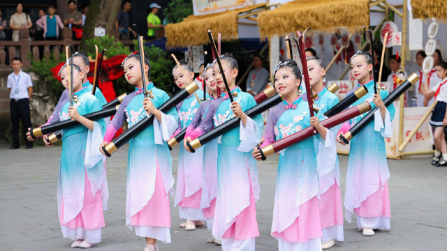 成都市龙江路小学分校:竹琴声扬 非遗花开