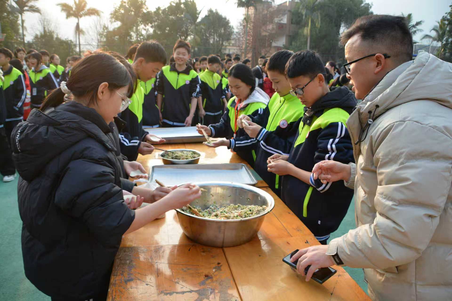 合江县先滩初级中学校:“饺香羊暖”过冬至,师生同心传文脉