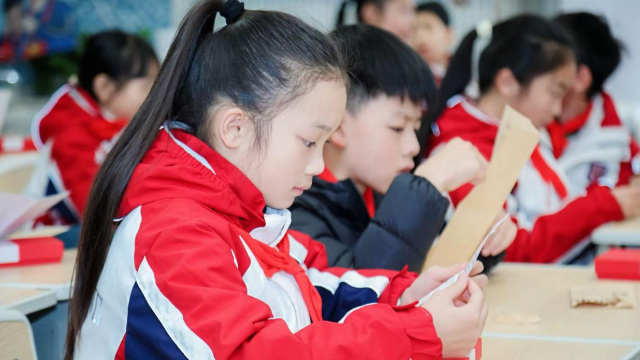 成都市泡桐树小学(天府校区):“十岁成长”课程,在学生心中播下有爱、有责、有志的种子