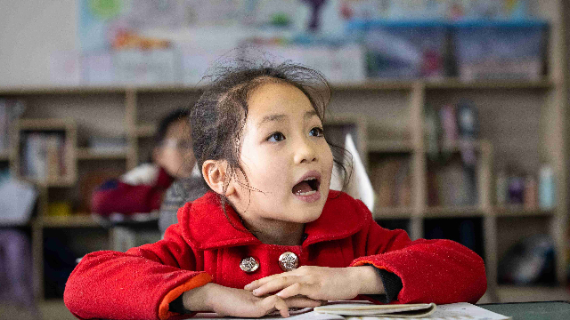 走进苍溪县云峰镇五里小学校：村小的花儿静悄悄地开