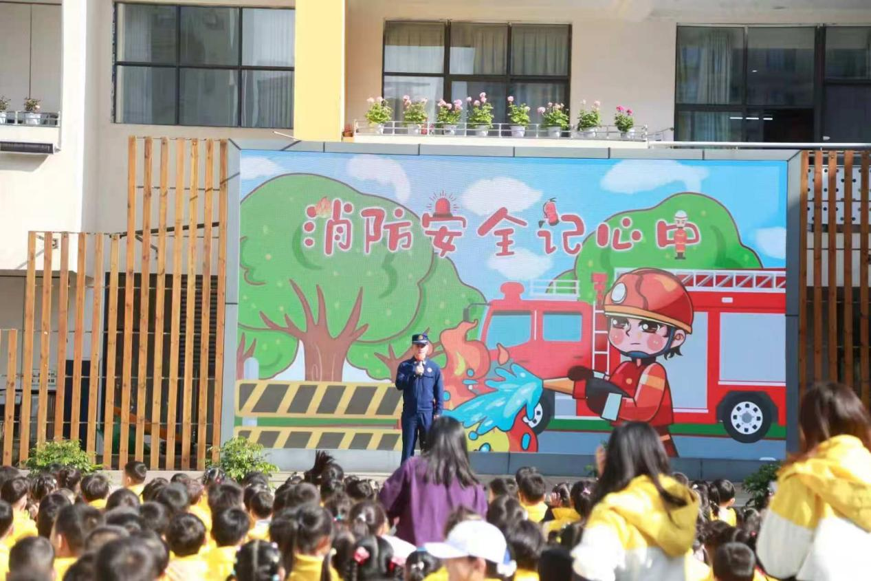 武胜县东方红幼儿园开展消防安全演练活动