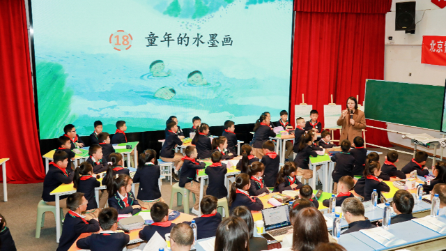 读写融合深推教改,都江堰市友爱学校举办“读写教室”基地校开放日活动