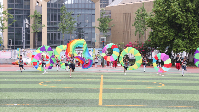 成都市凤凰小学校:纸鸢翔校园 非遗润童心