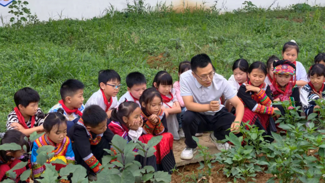 眉山市彭山区谢家小学:田间课堂 劳润童心