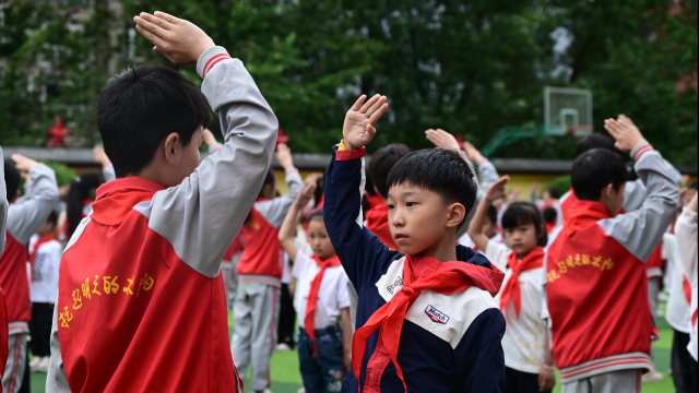 通江李先念红军小学举行2025级新队员入队暨建队仪式