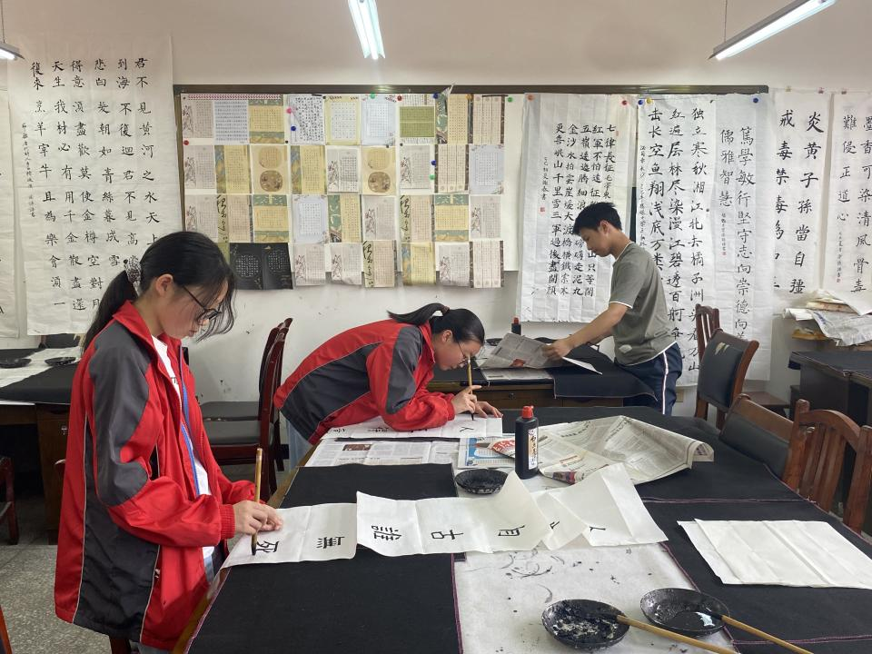 乐山市沙湾区福禄镇初级中学举行第二届校园书法比赛