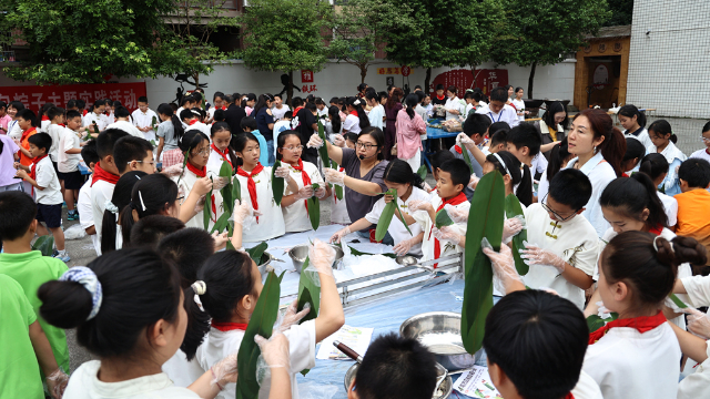 长宁县城北小学校:中医邂逅端午 校园飘出“养生味”