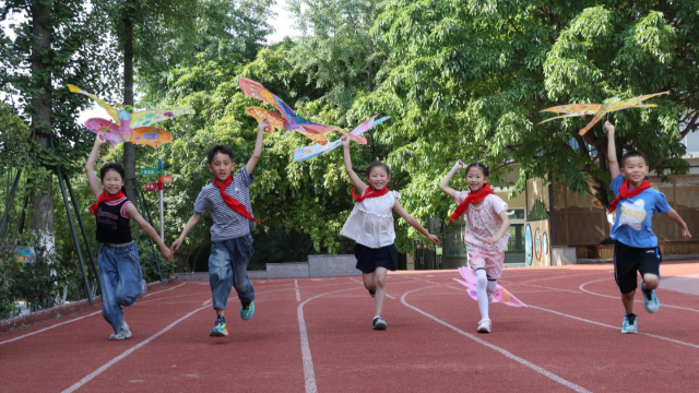成都市凤凰小学校：纸鸢乘风而上 少年向阳成长