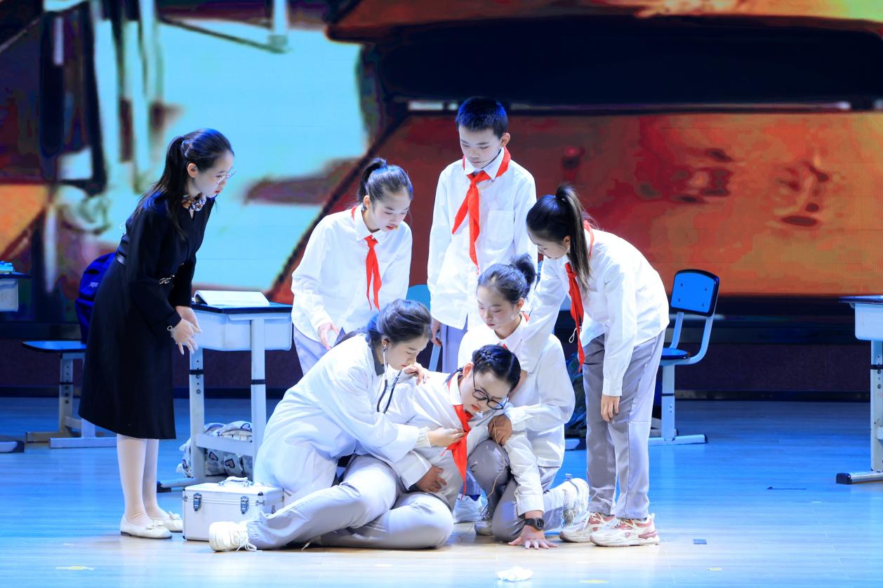 成都市举行第二届中小学(幼儿园)安全教育情景剧展演活动