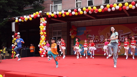 成都市实验小学举办首届“热辣音乐节”
