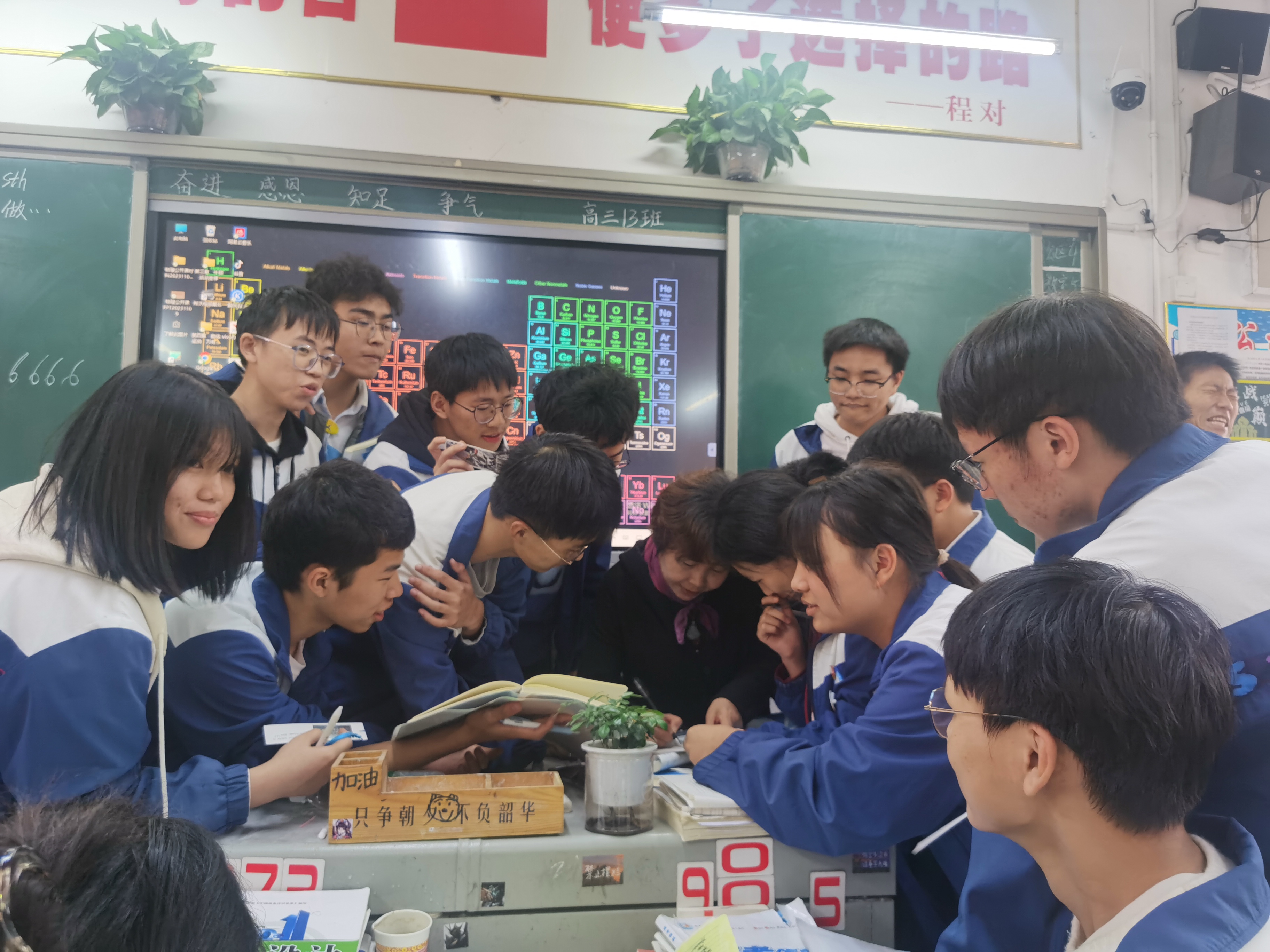 发挥“五老”优势作用 助力革命老区教育发展——记教育厅关工委开展“老校长老教师下乡”助教活动