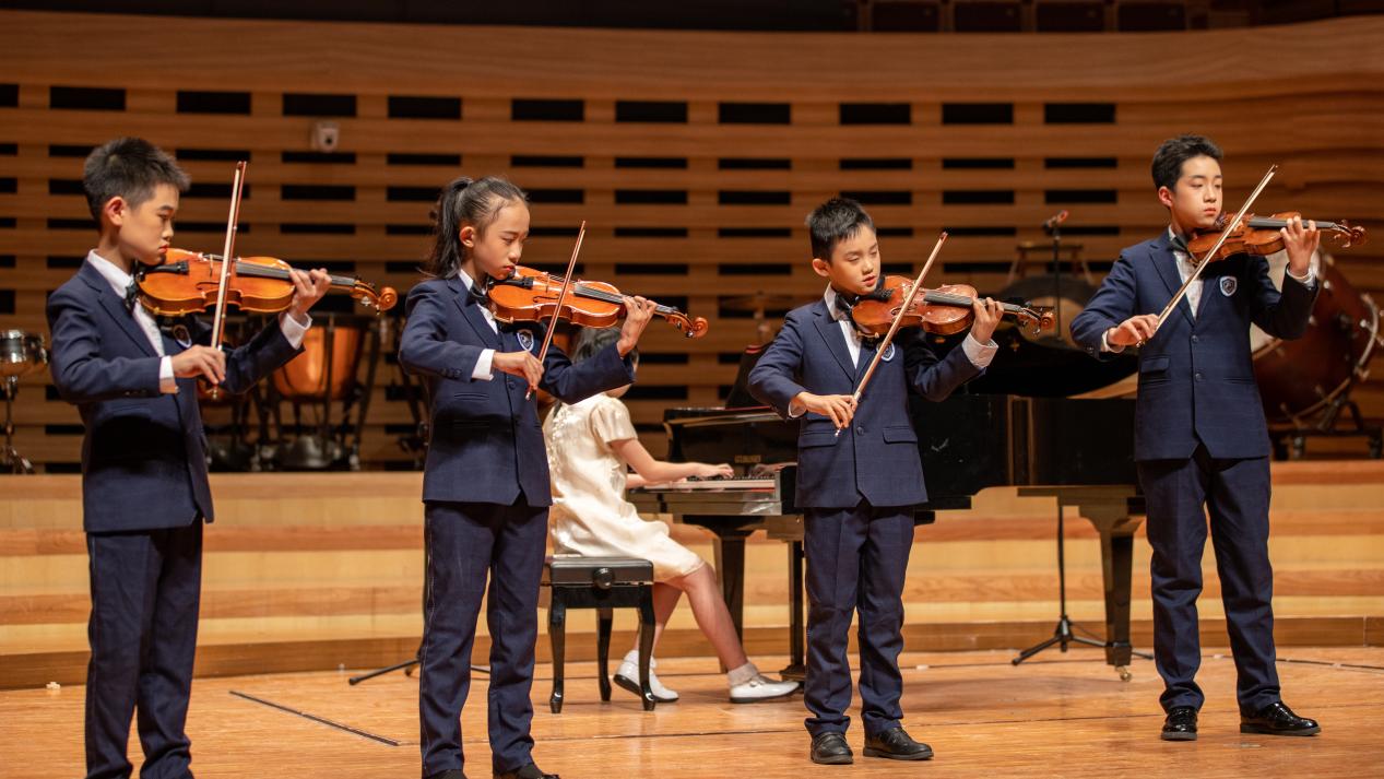 师生与音乐家同台演奏,四川交响乐团附属小学举办交响合唱音乐会
