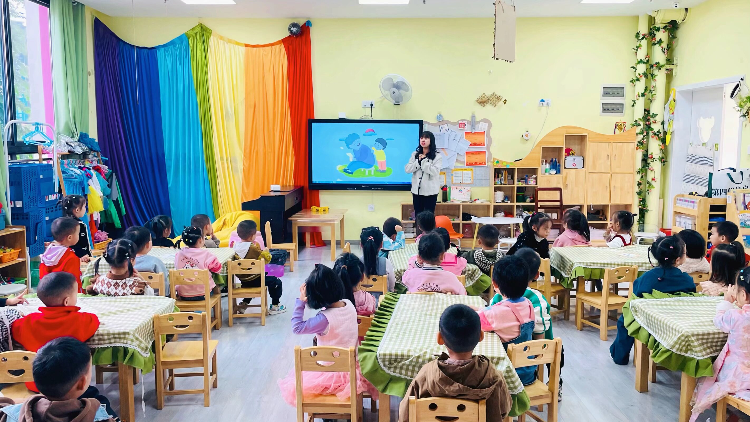夹江县和谐幼儿园：感恩重阳，爱满家园