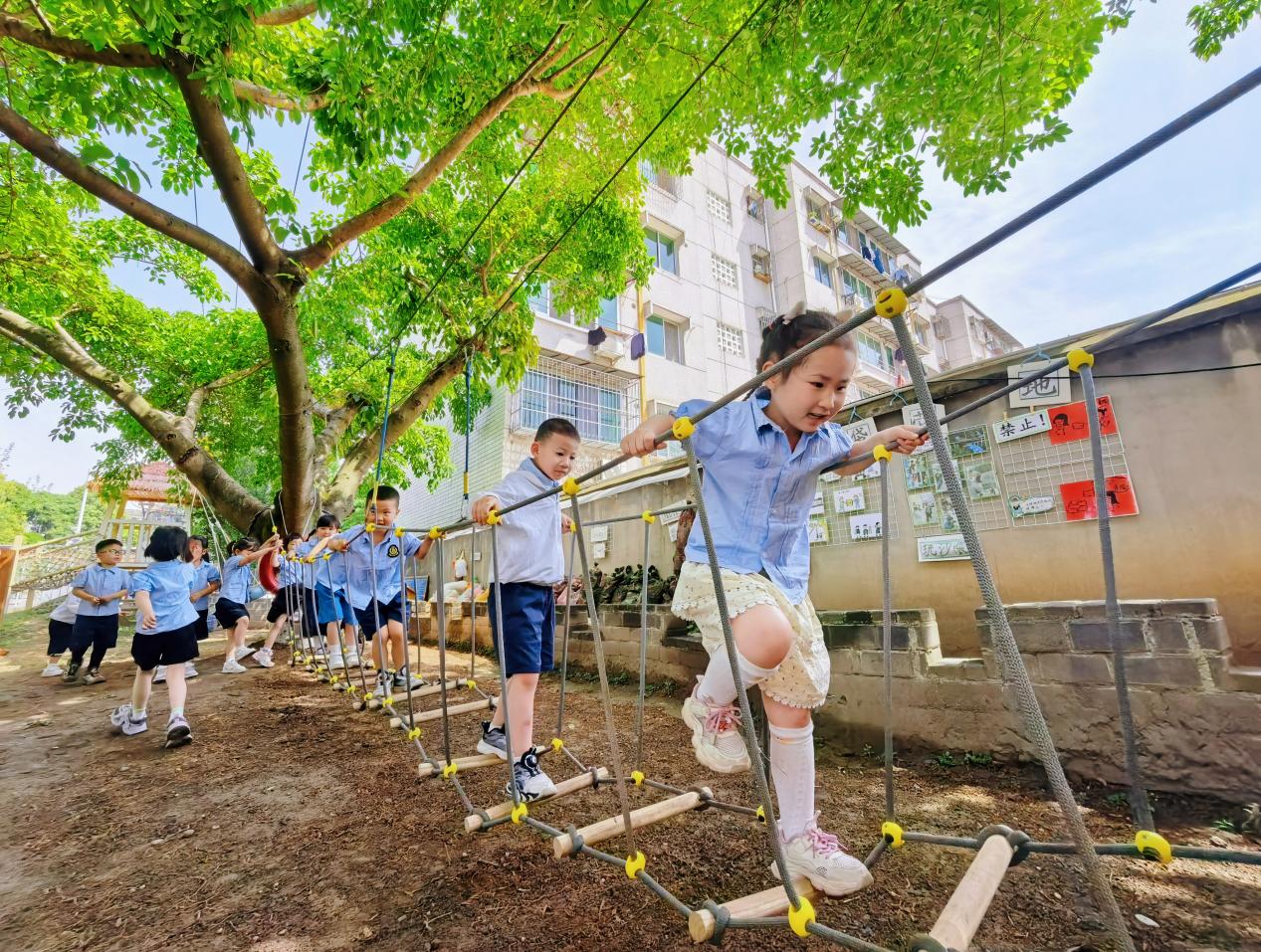德阳市罗江区一幼:勇敢“小小兵”,畅享快乐游戏