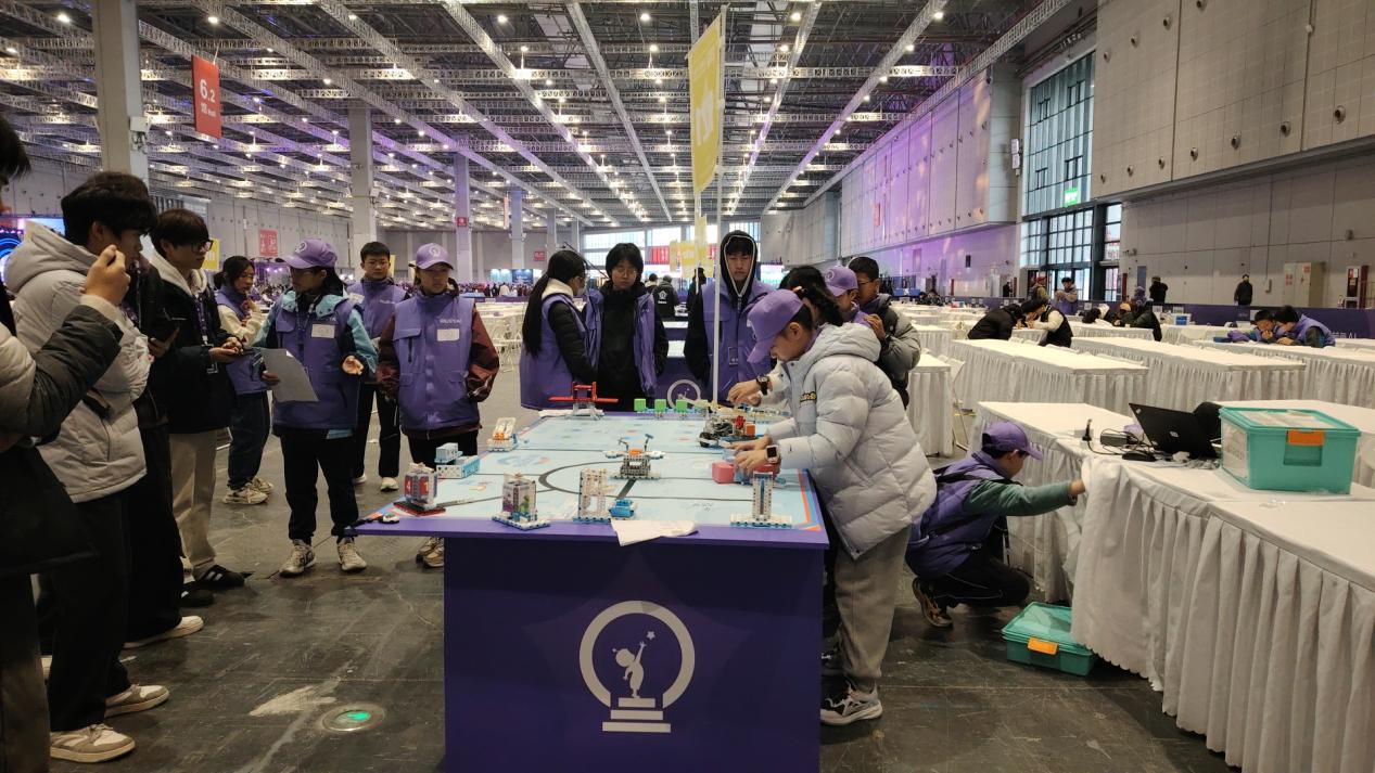 绵阳市安州区七一实验小学机器人战队夺ENJOY AI全球总决赛冠亚军