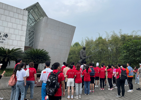 “铭记历史,贡献青春力量” 全国第六届大艺展师生前往建川博物馆开展社会实践