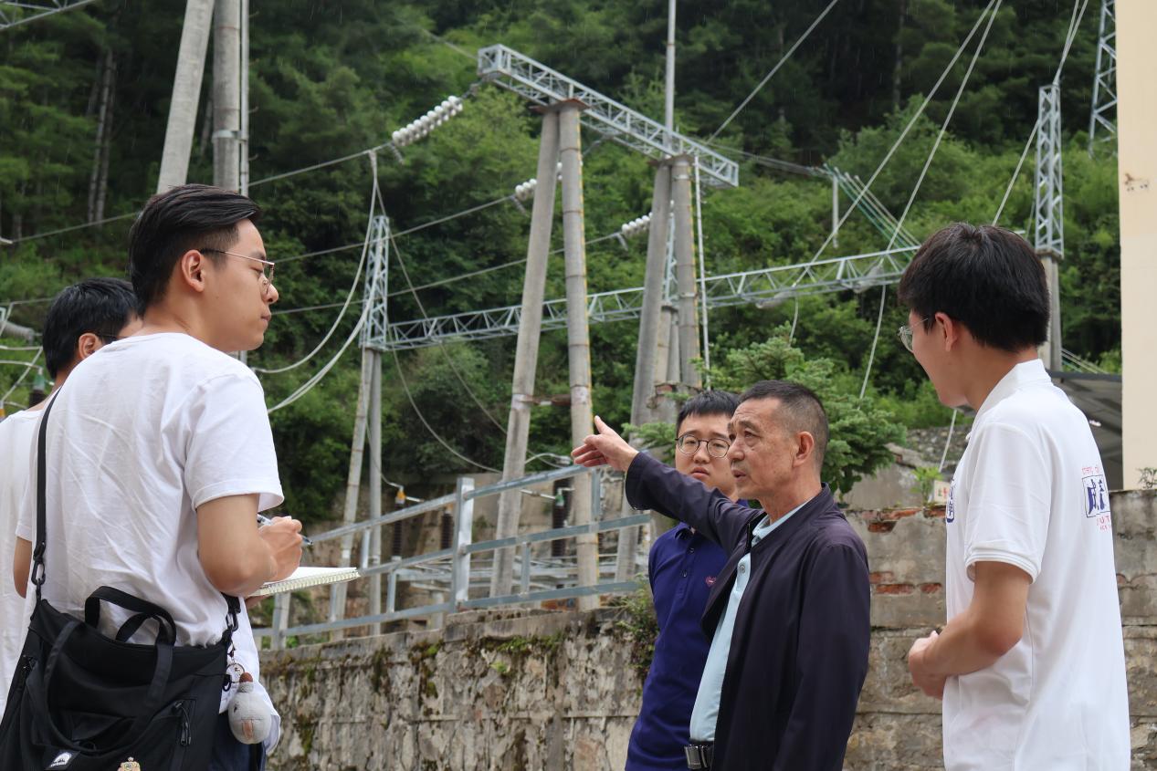 电子科技大学多形式开展博士研究生社会实践，着力培养拔尖创新人才